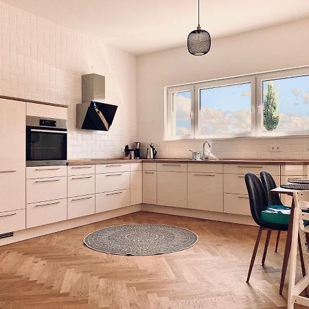 Modernes Apartment Am See Mit Terrasse Grossraeschen Eksteriør billede