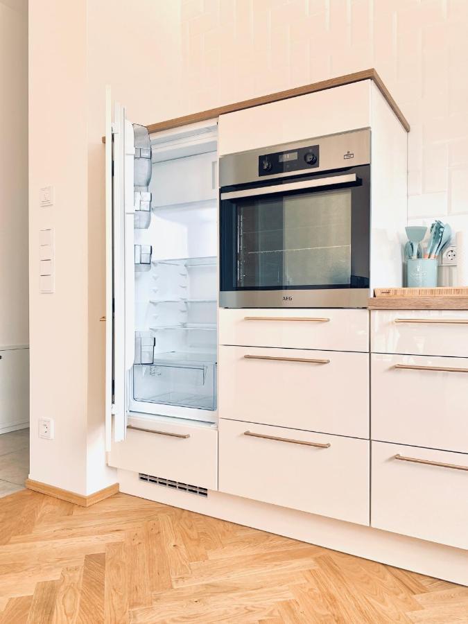 Modernes Apartment Am See Mit Terrasse Grossraeschen Eksteriør billede