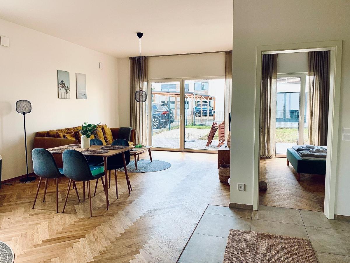 Modernes Apartment Am See Mit Terrasse Grossraeschen Eksteriør billede