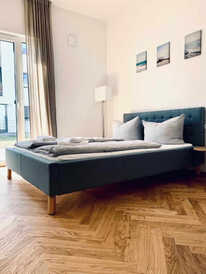 Modernes Apartment Am See Mit Terrasse Grossraeschen Eksteriør billede